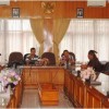 Komisi ! DPRD saat menerima aspirasi dari warga lereng gunung ciremai tentang TNGC
